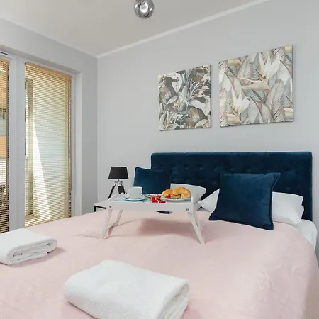 Kasprowicza By Renters アパート *